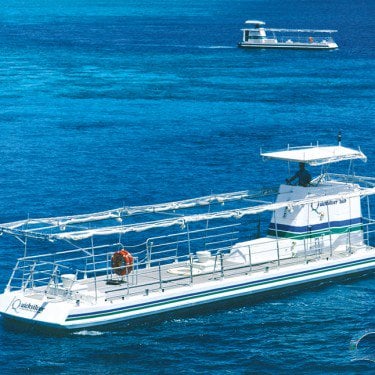 Semi sub great barrier reef quicksilver